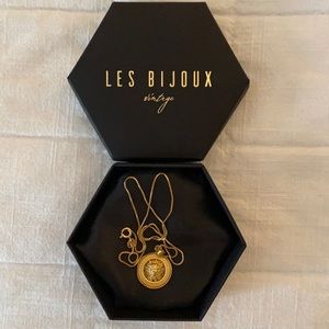Les Bijoux necklace